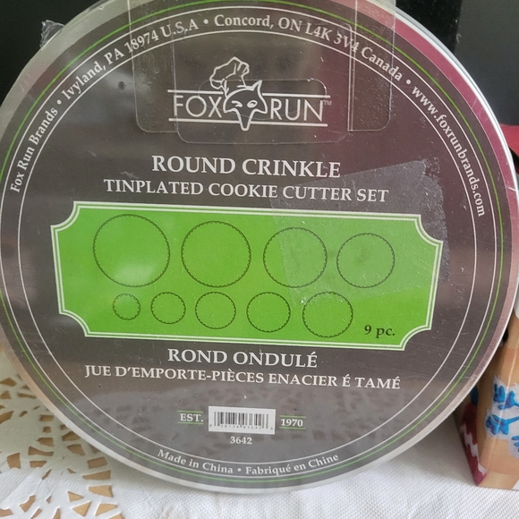 Lot of Two Cookie Cutters & Cookie Winter Stamps - Picture 2 of 7